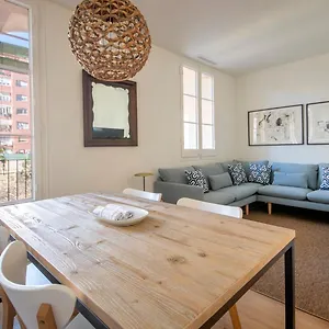  Apartamento De Cuatro En Carrer Diputacio